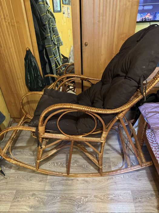 Продам кресло-качалку