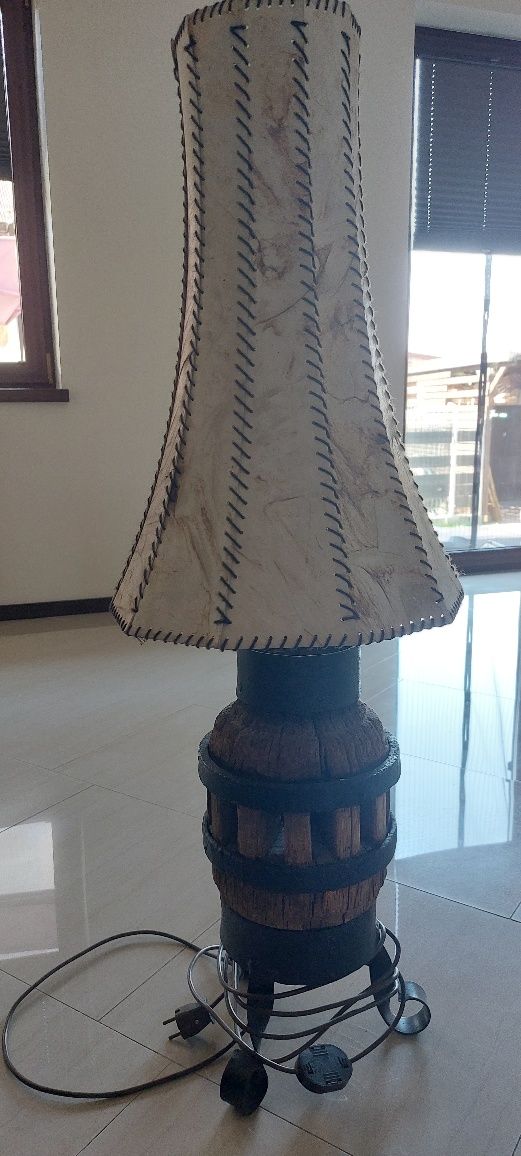 Lampa stojaca ręcznie robiona