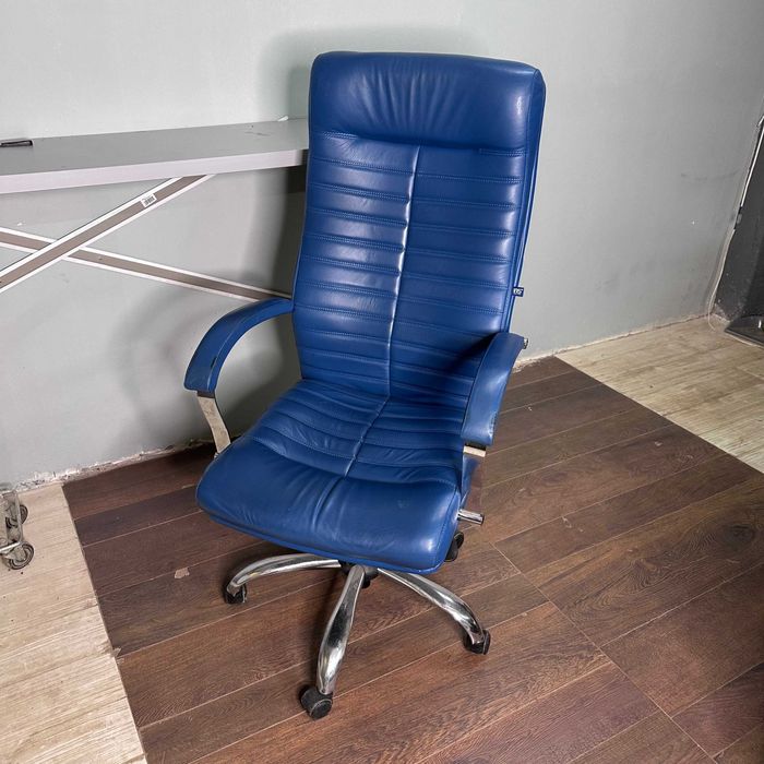 Крісло керівника офісне продаю