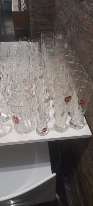 Conjunto de 94 copos e canecas