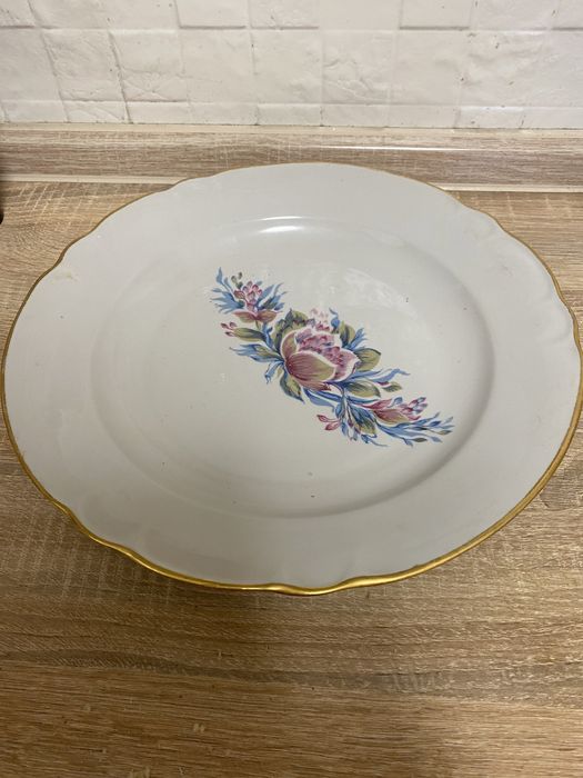 Блюдо с золотым ободком