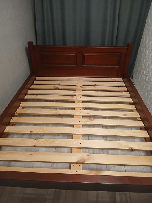 Деревяне ліжко під матрац 160 на 200