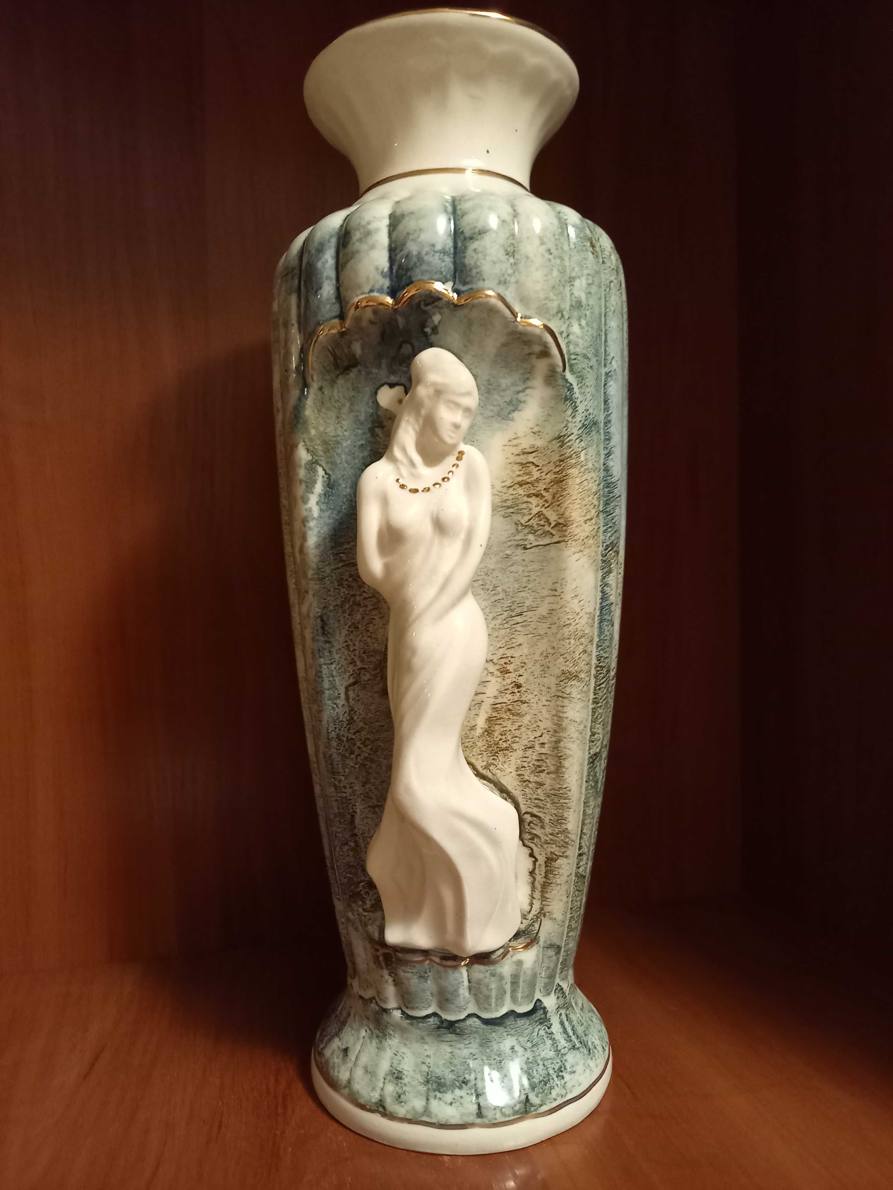 Фарфоровая ваза, автор В. Башло