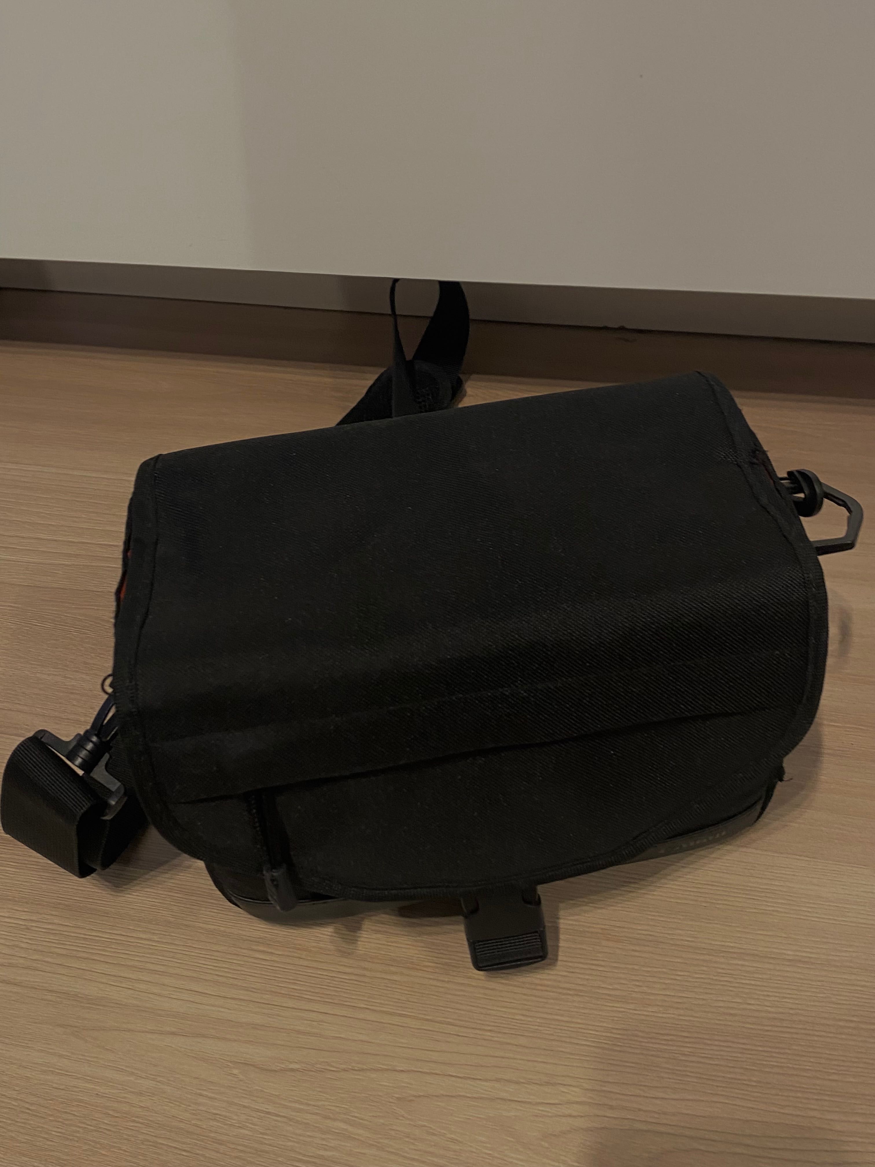 Canon EOS 2000D + torba + bateria + pasek + ładowarka – stan idealny!