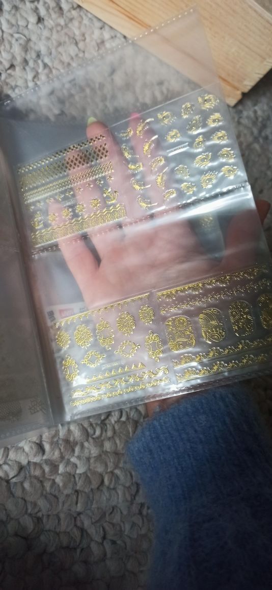 Skoroszyt, album z naklejkami na paznokcie. Nowy zestaw. Wodne, zwykłe