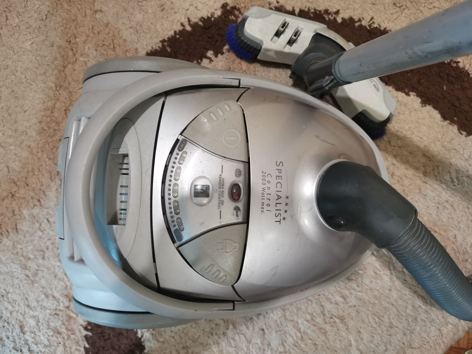 Пилосос philips specialist 2000 W