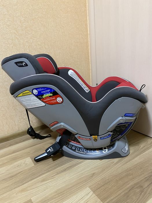 Автокресло Chicco Nextfit с 2,5 до 30 кг, с рождения до 8 лет