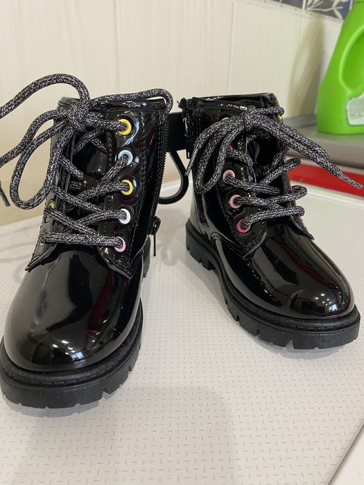 Дитячі ботіночки на дівчинку