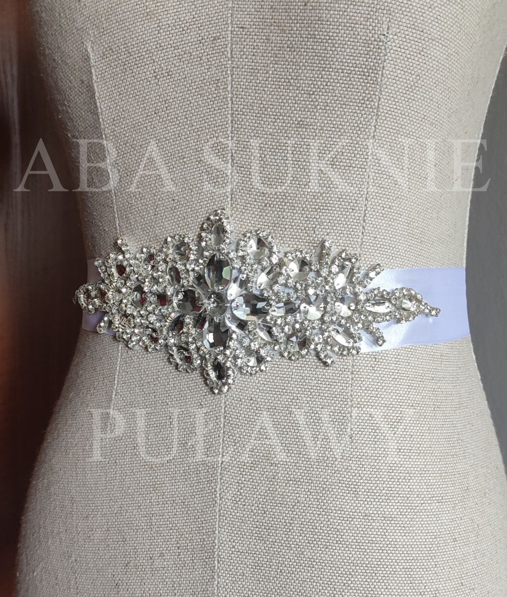 Pas do sukni ślubnej Swarovski.