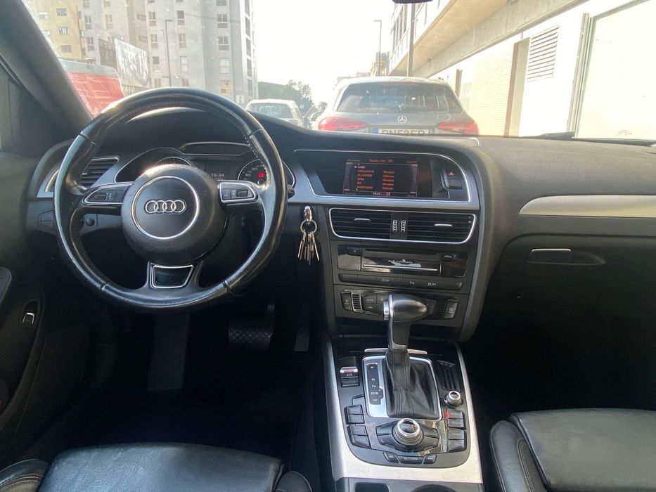 Audi A4 - 2.0 TDI 143cv - 2012