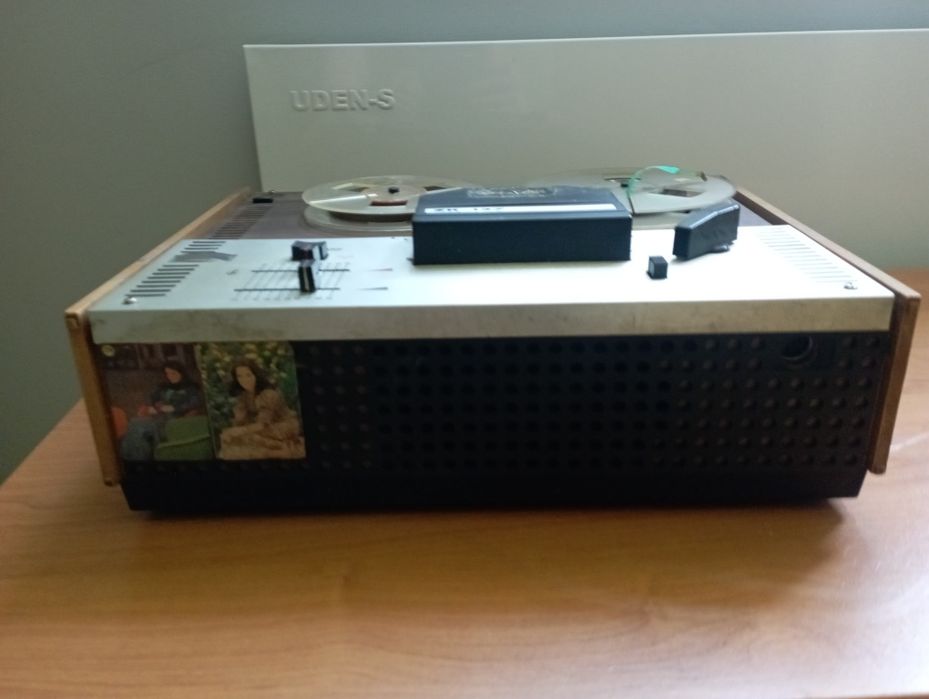 Zestaw audio magnetofon szpulowy plus taśmy