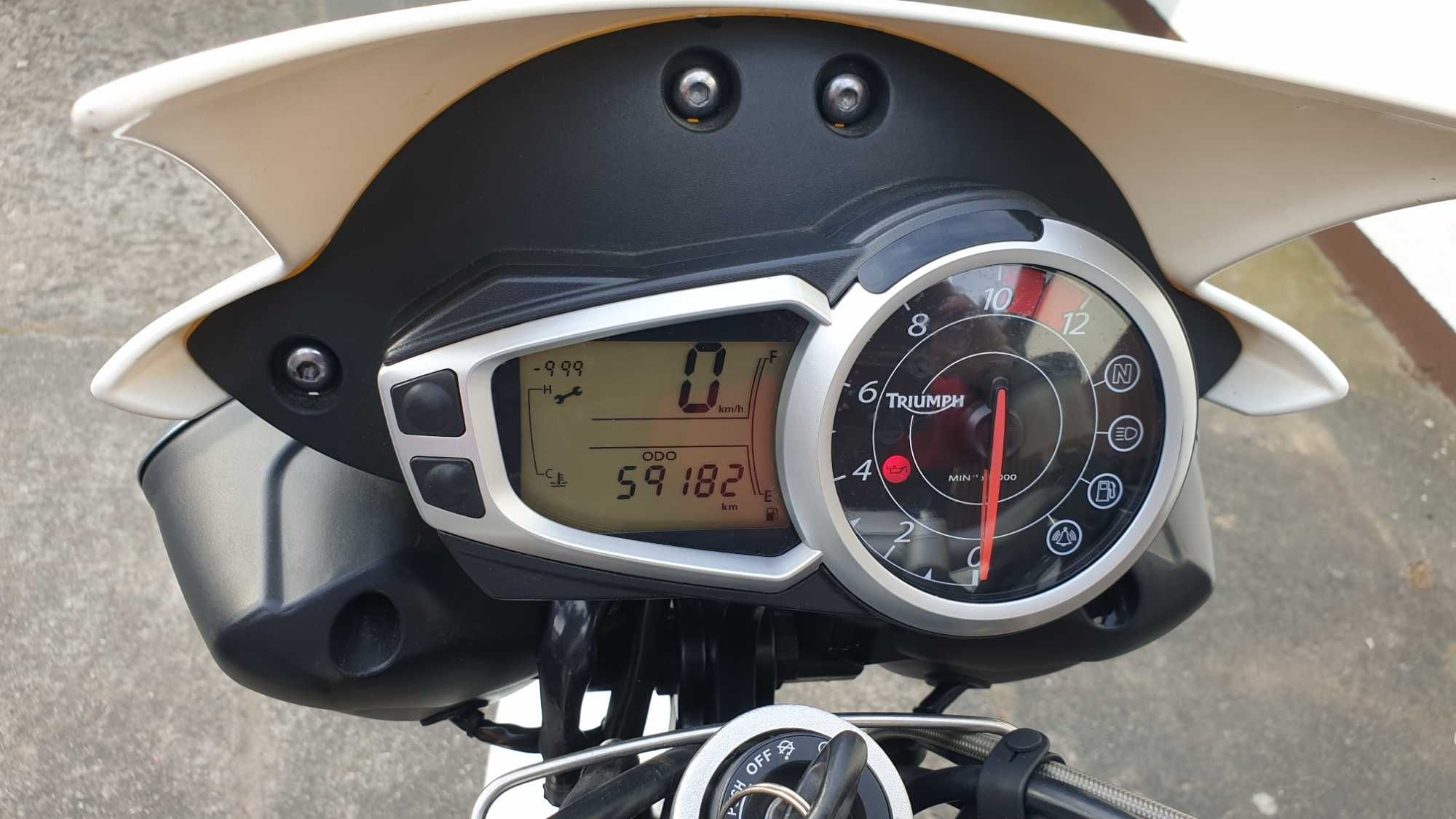 Triumph Speed Triple 1050, rok prod. 2011