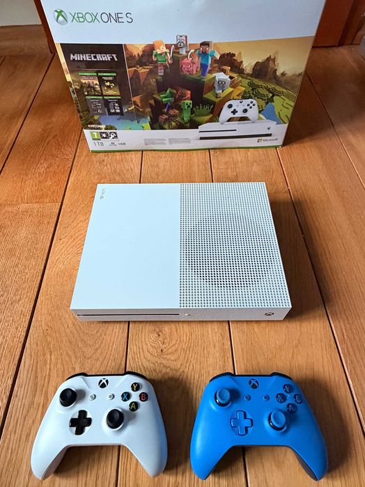 Konsola XBOX ONE S + 2 pady