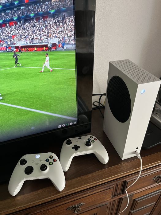 Xbox Serie S 1TB 2 comandos
