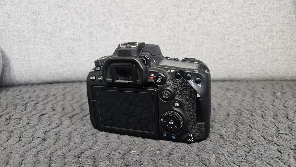 Canon EOS 90D — body, stan bardzo dobry, ok. 35 000 zdjęć