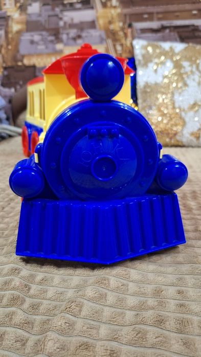 великий потяг із вагоном Юніка