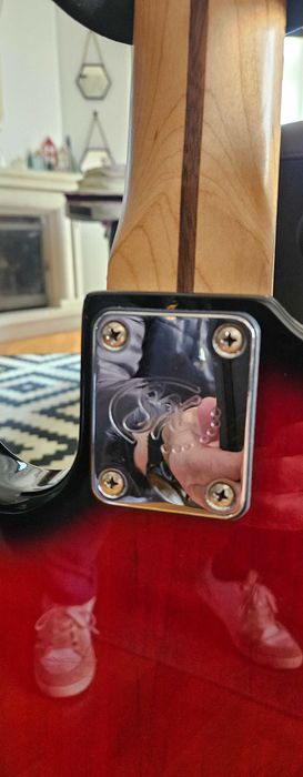 contrabaixo squier fender - seminovo - ótimo preço