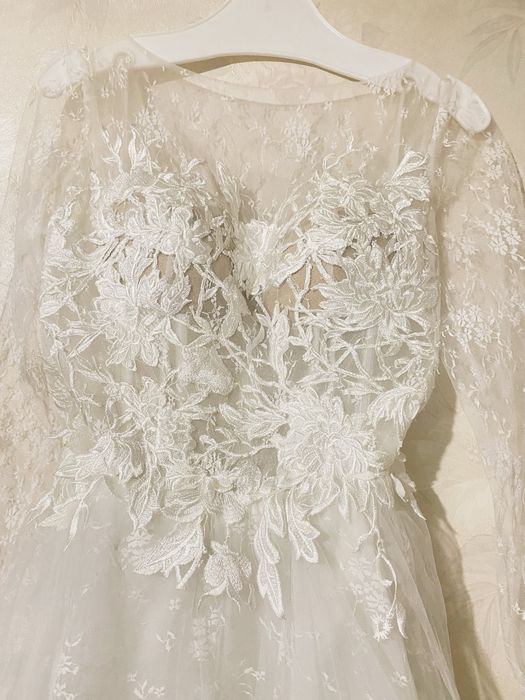 Продам весільну сукню