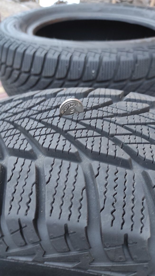 Зимові шини Goodyear UltraGrip Ice 2 215/60R16 99T