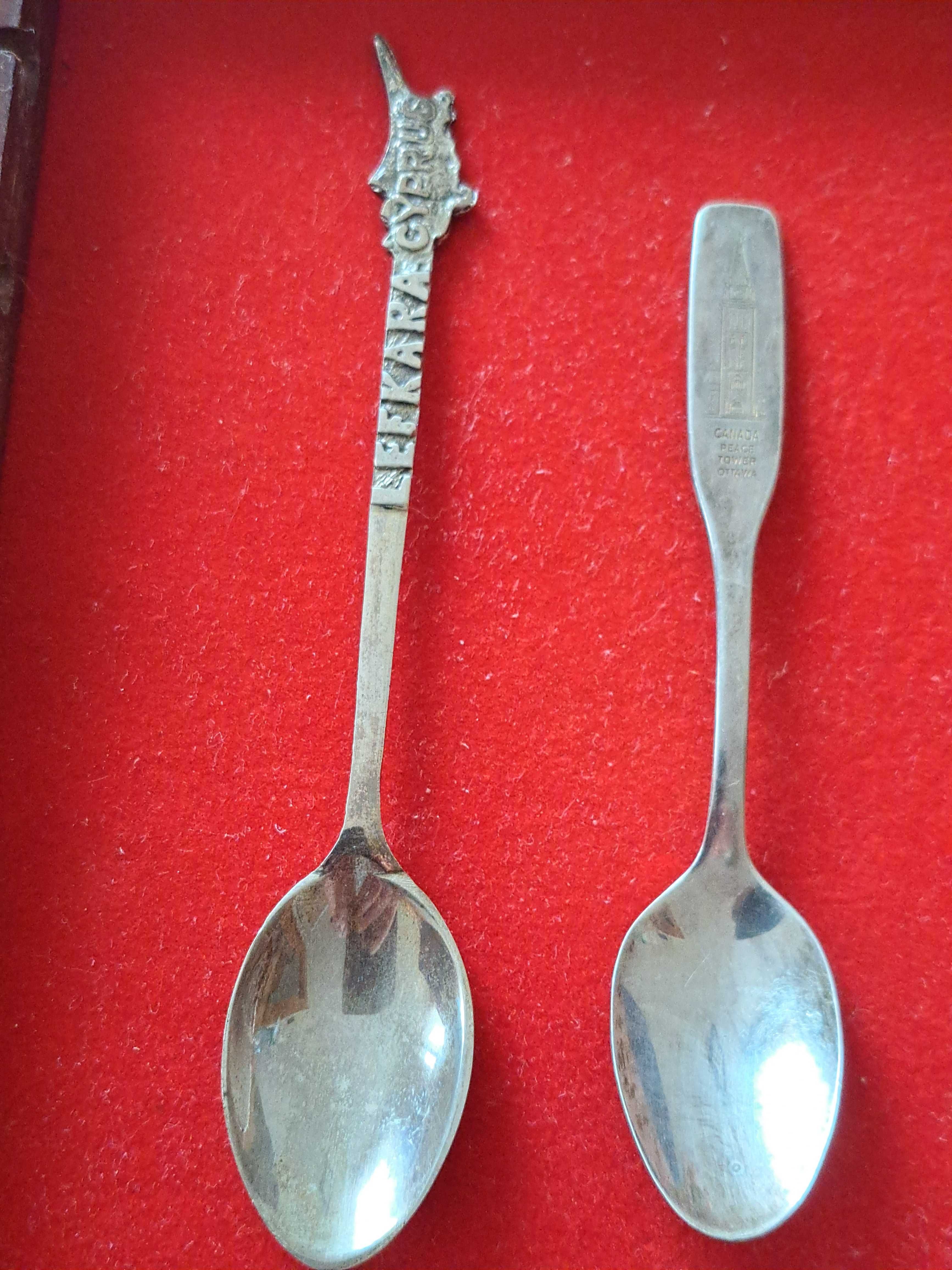 Vintage gablota z 12 łyżeczkami w tym 2 srebrne i 3 platerowane silver