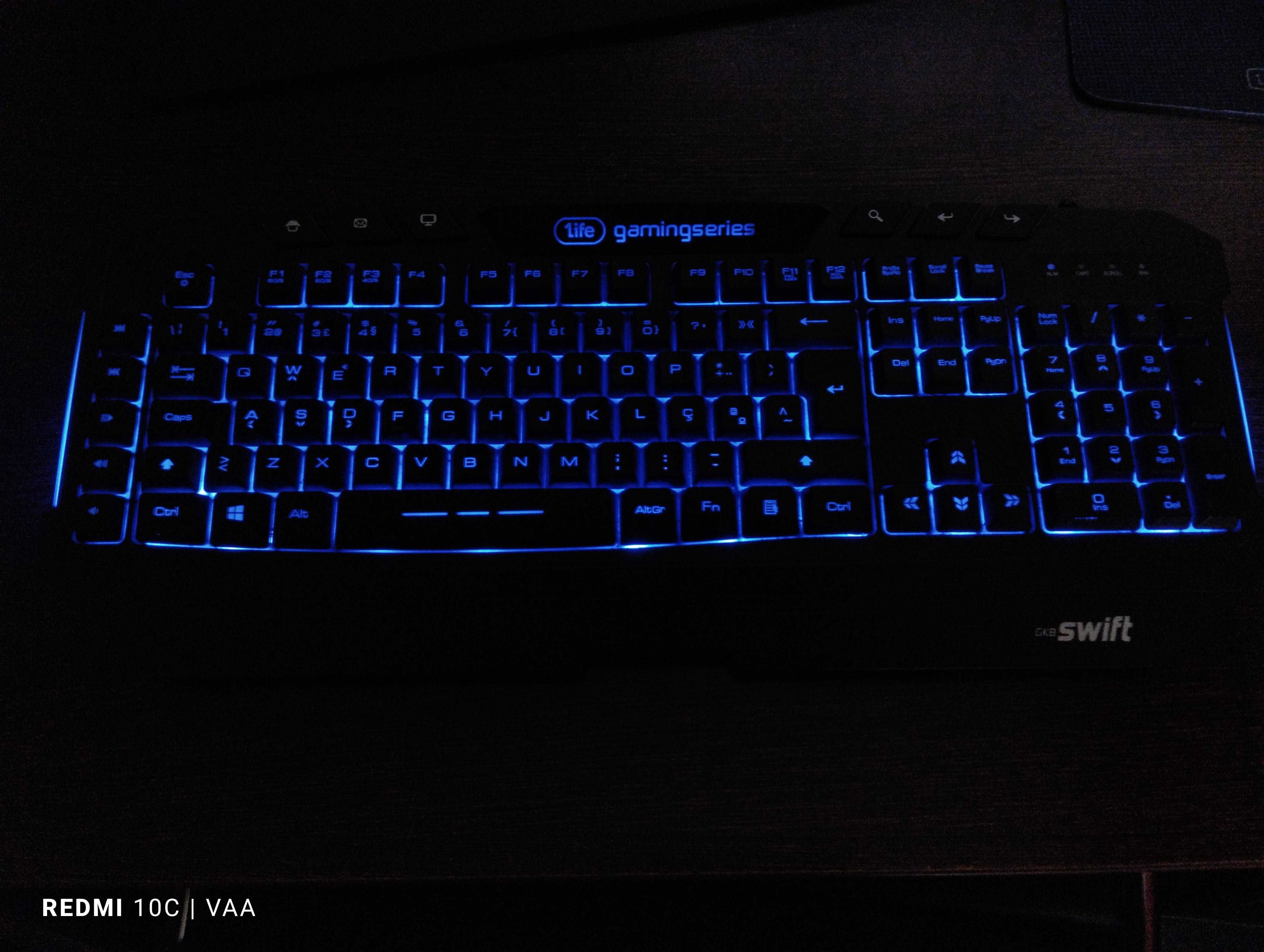 Teclado Gaming usado, com luzes a funcionar perfeitamente. 1Life Swift