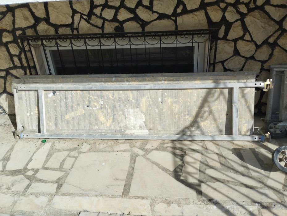 Andaimes em Alumínio e Ferro