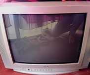 2 televisões   (LG] [PANASONIC]  por 30eur as 2