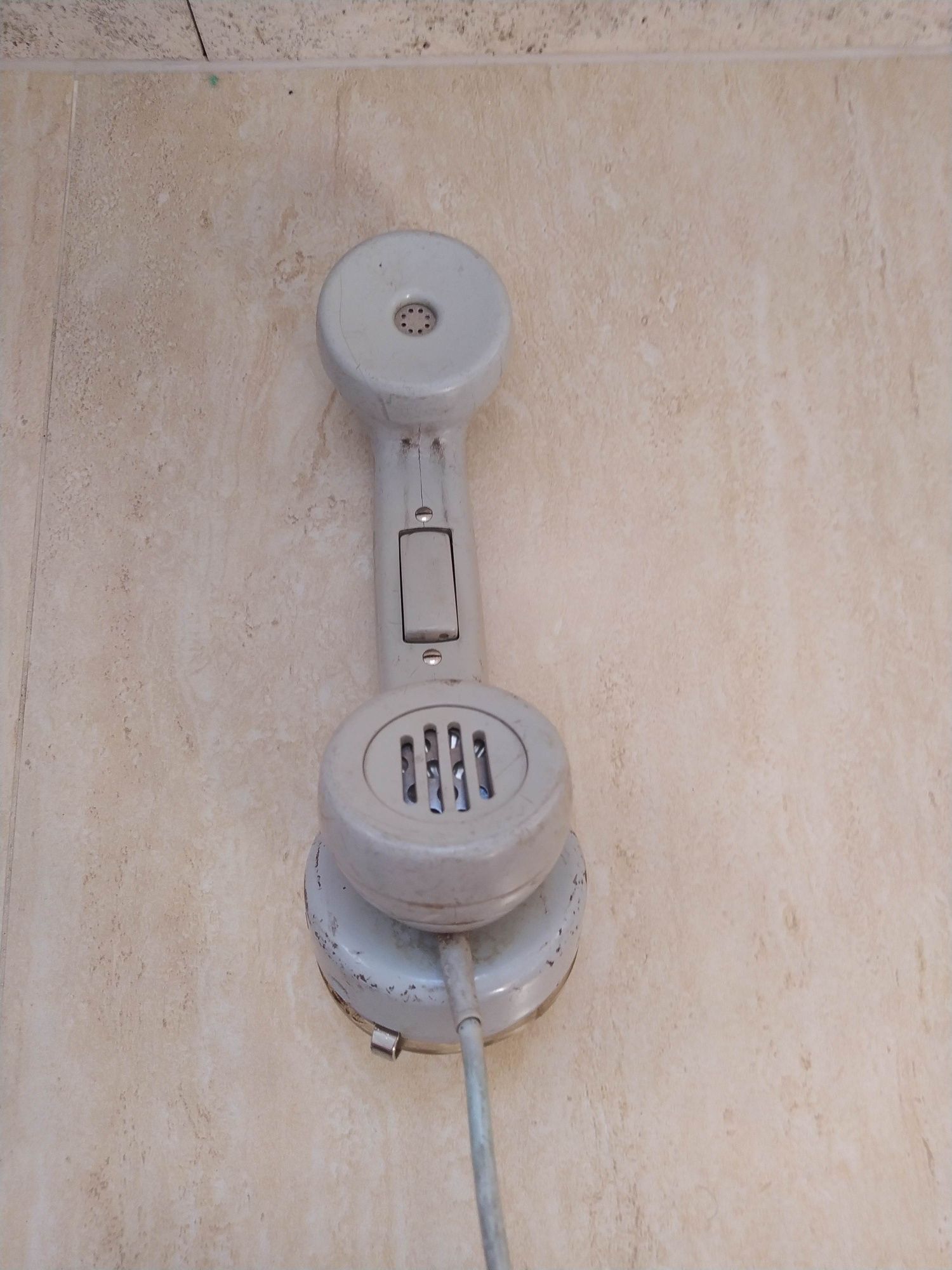 Stary telefon, słuchawka