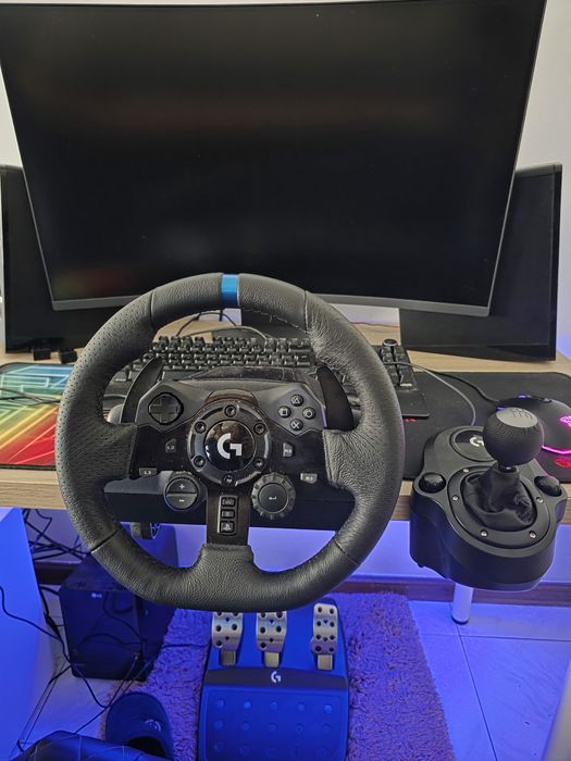 Logitech G923 TrueForce + Shifter