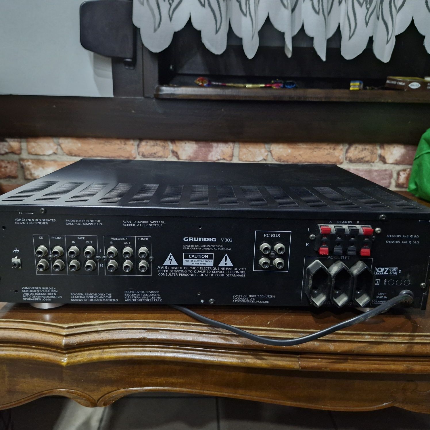Wzmacniacz firmy Grundig V303