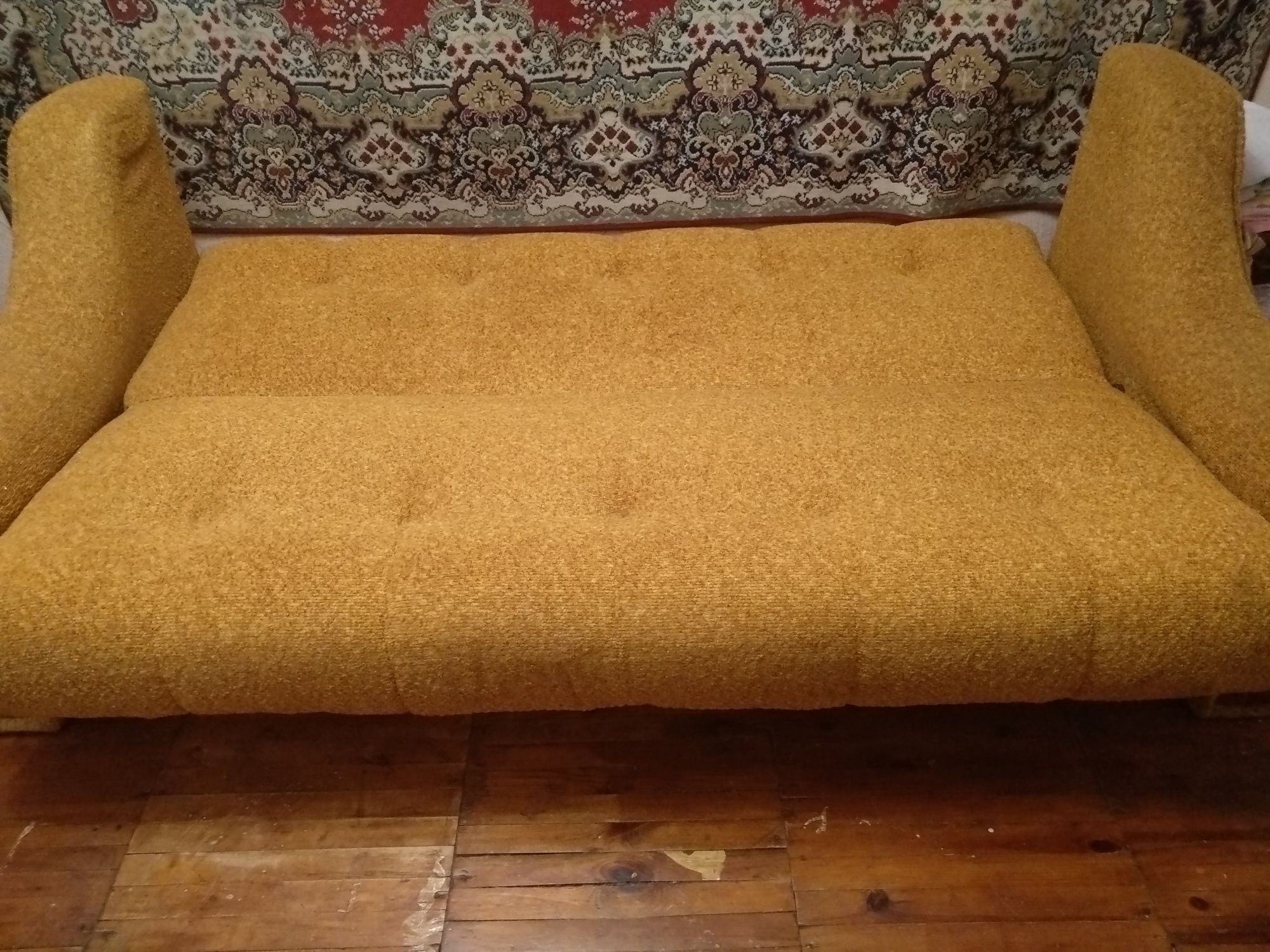 Продам міцний диван