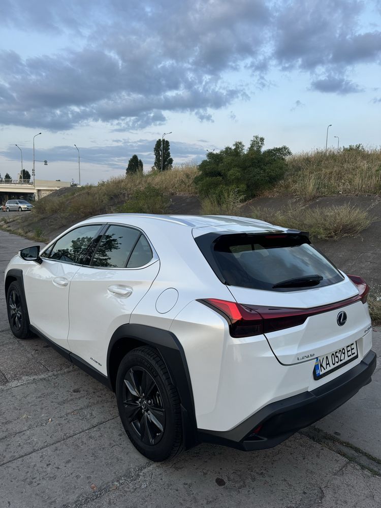 Lexus UX250h 2019