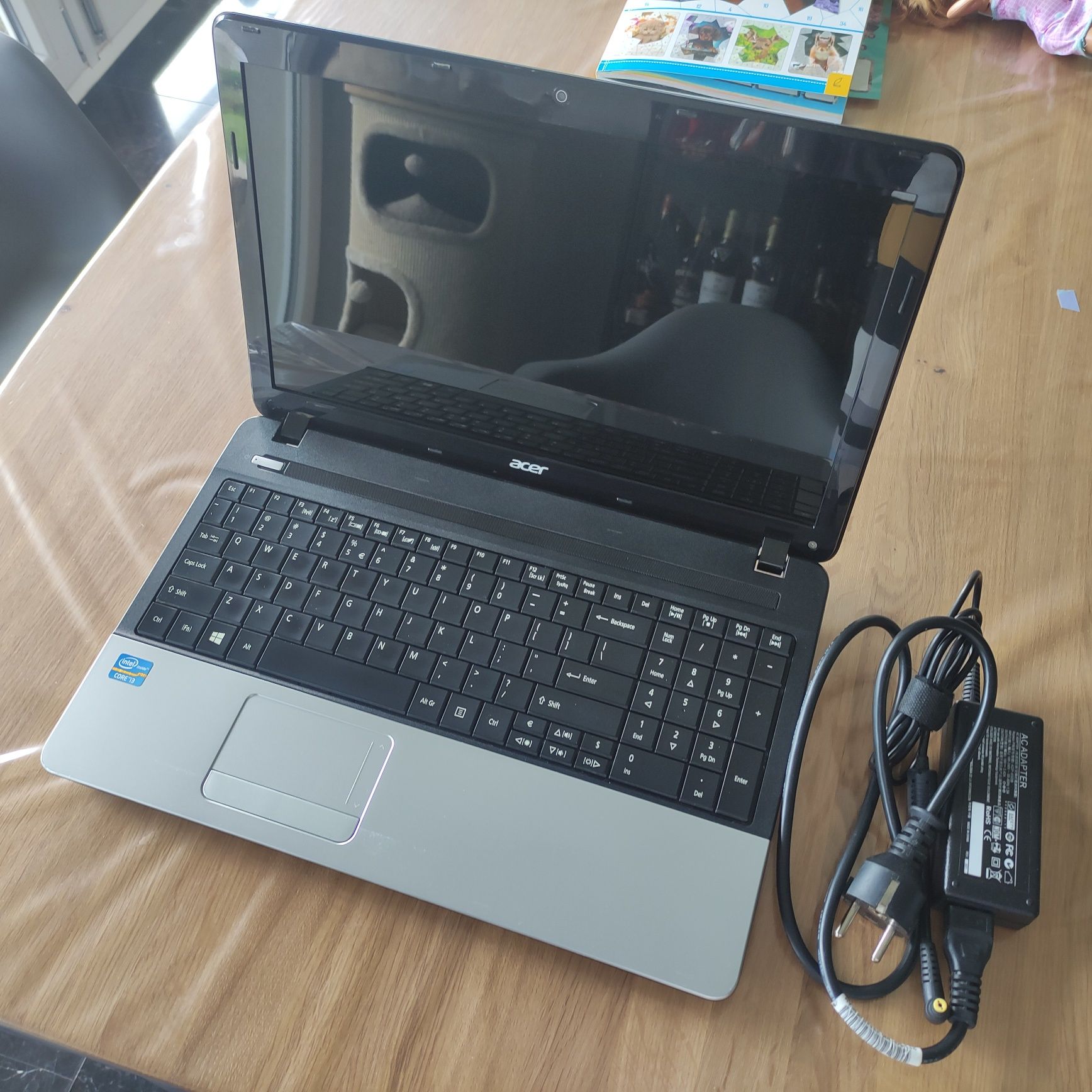 Laptop Acer Aspire E1-571, Intel Core I3-3120M, 8 GB RAM, zasilacz.