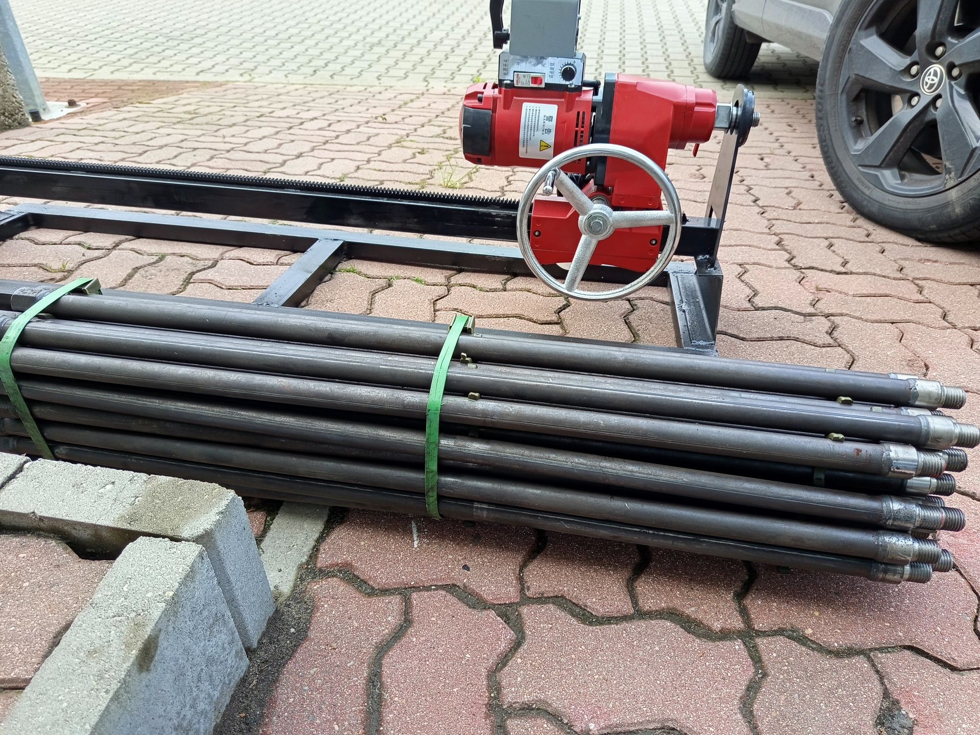 Maszyna do przewiertów podziemnych, przecisk, kret