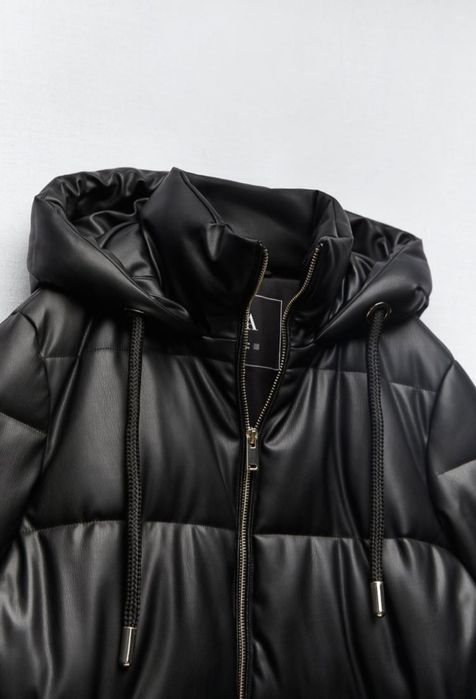Новий пуховик Zara, екошкіра, розмір С, оригінал

Чорний колір, прекра