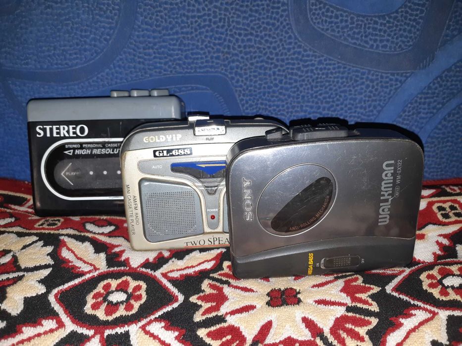 Кассетні плеєри stereo , goldvip , sony (лот)