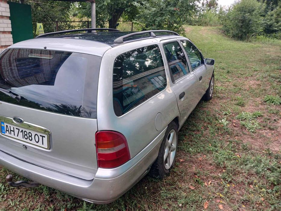 Продам форда робочу княчку