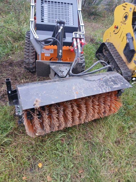 Wynajme miniladowarke skidsteer mlot szczotka wiertnica  wypożyczę