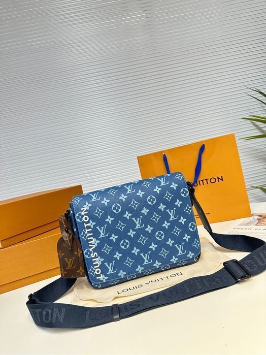 Сумка Louis Vuitton Damier Infini district