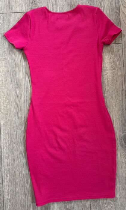 Яскраво рожева сукня Sinsay