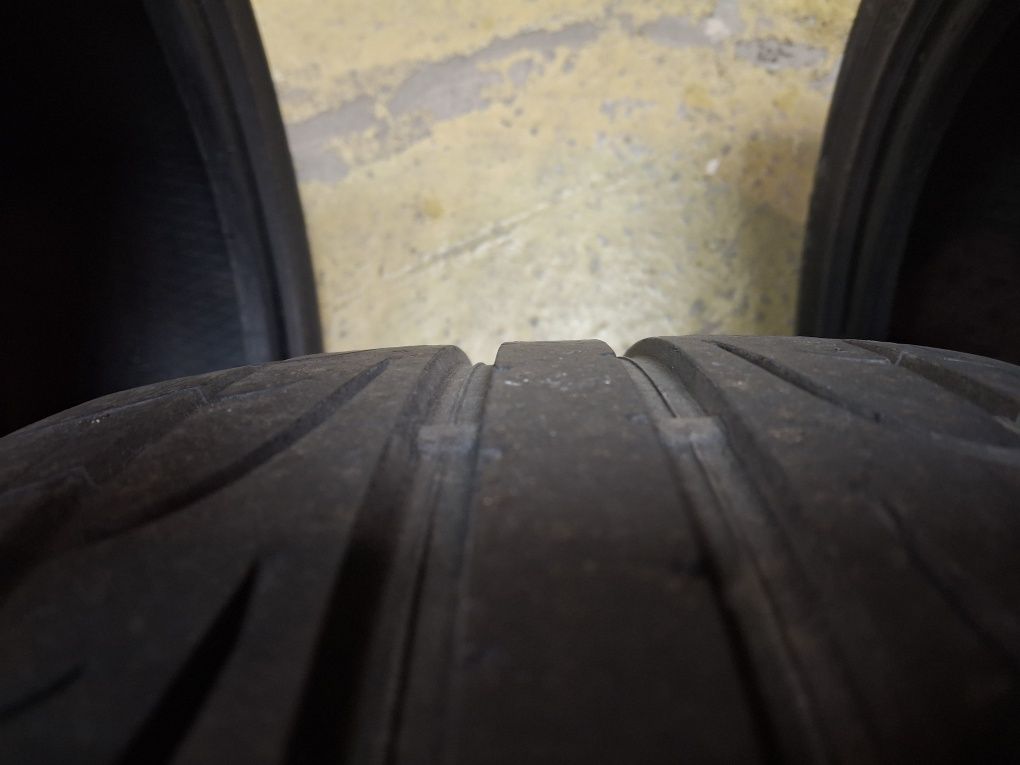 Продам комплет резини Б/У літо DUNLOP  237 45 17