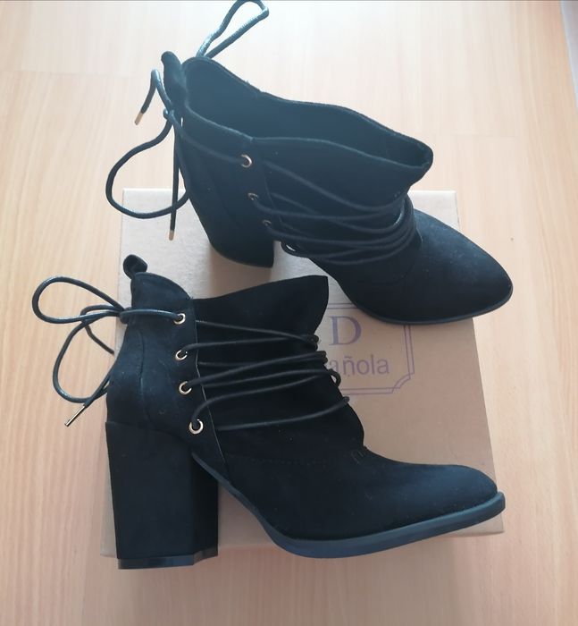 Botas de Senhora - Tamanho 36 (novas)