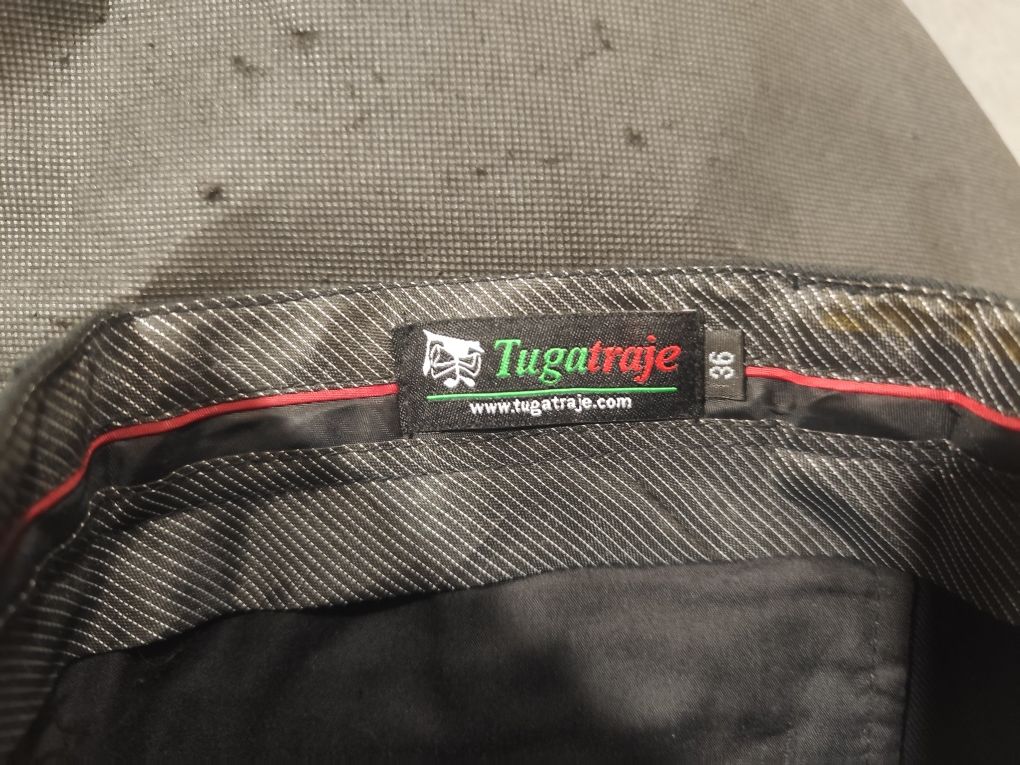Traje académico masculino