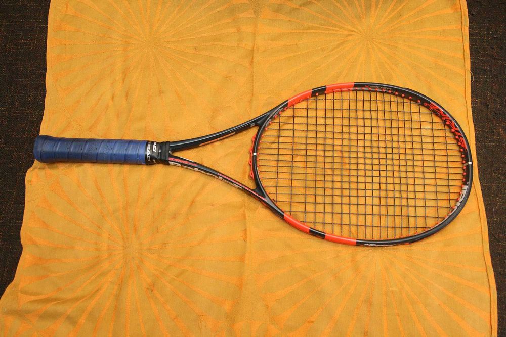 Babolat Pure Strike. вес 305. баланс 320. голова 98. ручка 3.