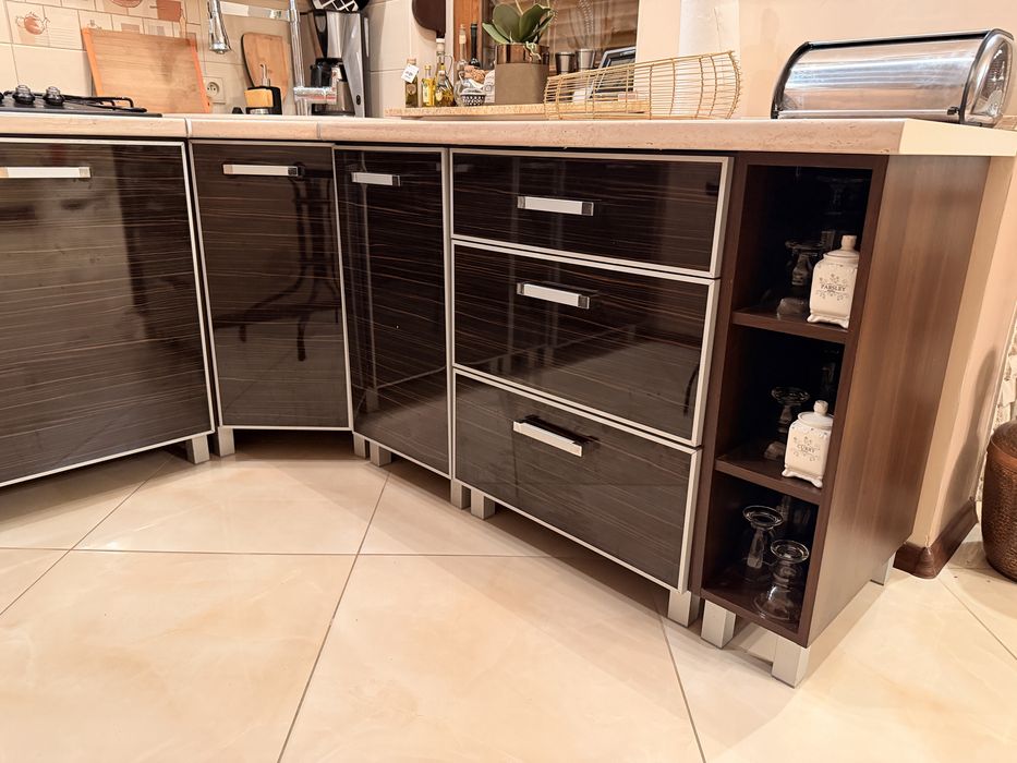 Zestaw mebli kuchennych