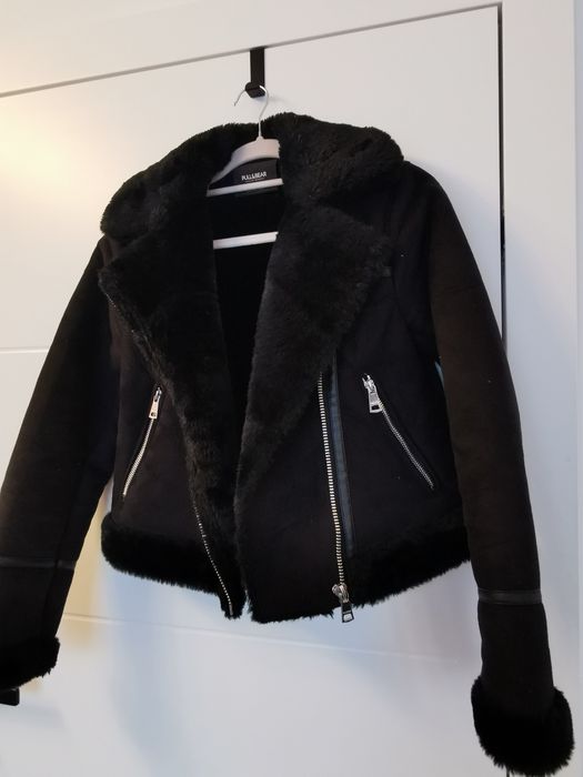 Kurtka z misiem czarna PULL&BEAR futrzany kołnierz