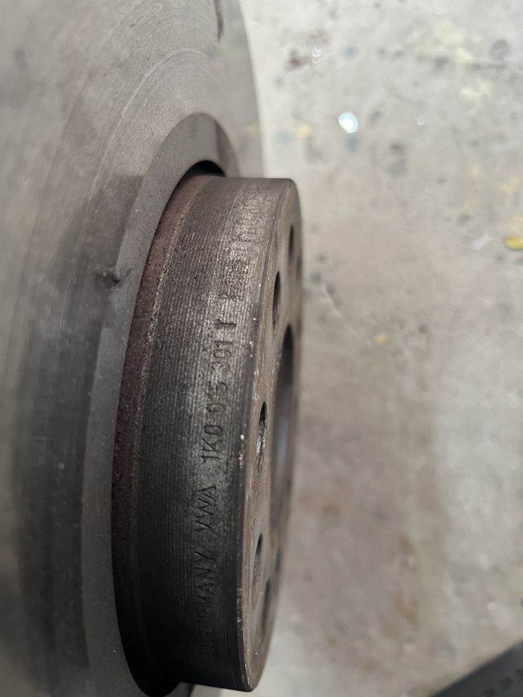 Тормозні диски в комплекті із колодками VW Jetta
