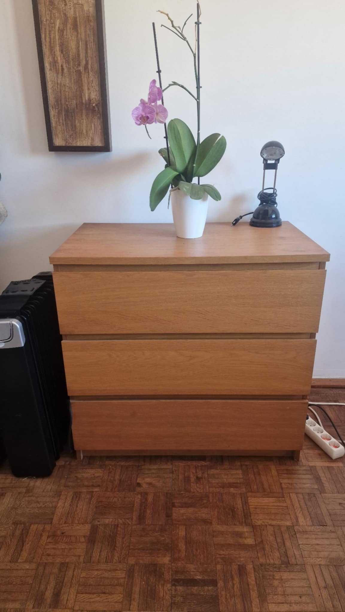 Cómoda com 3 gavetas