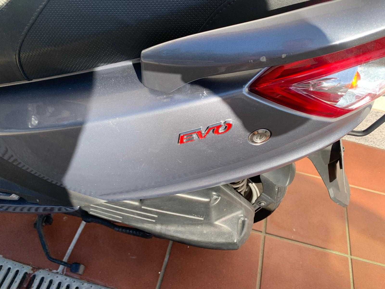 Moto SYM GTS Evo 125