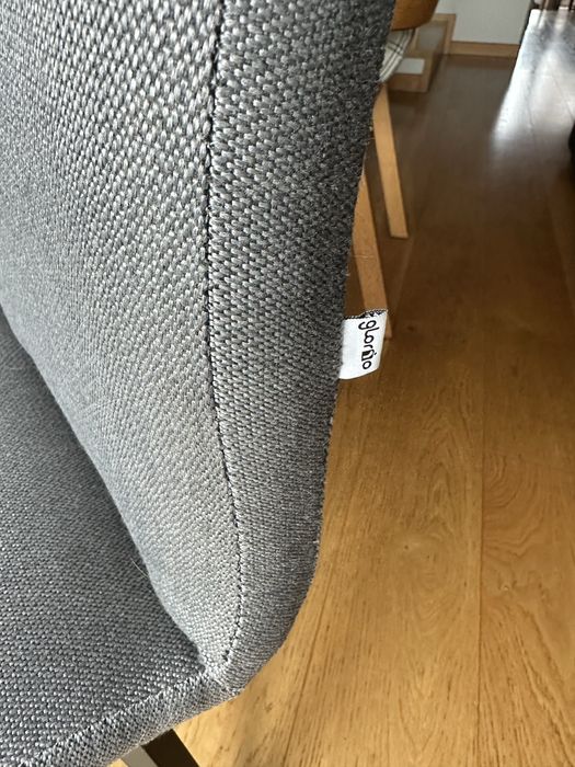 Krzesła do jadalni salonu szare drewniane tapicerowane Glorio j ikea